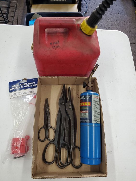 Lot 113: Lot of snips, gas can and torch w/ full tank of LP