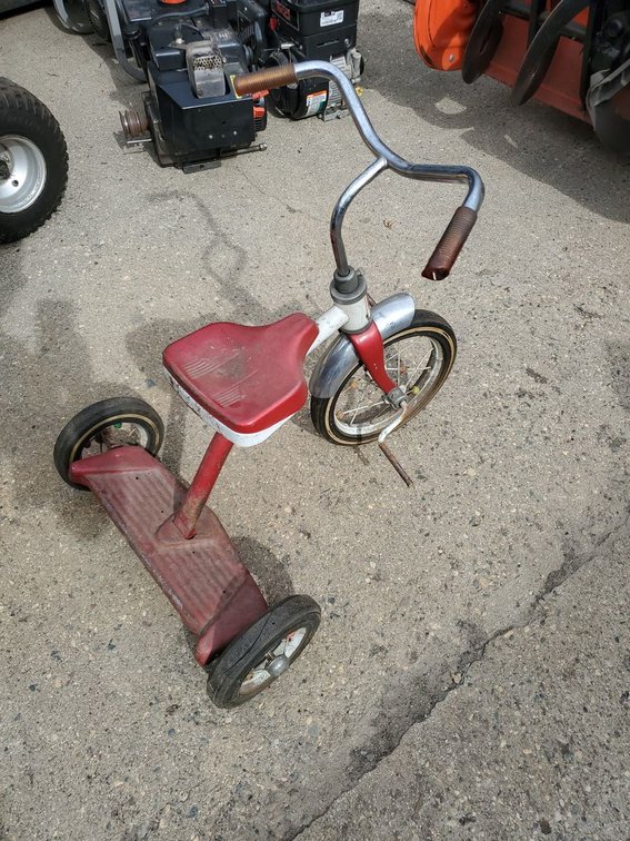 Lot 116F: Vintage AMF Junior Children's Tricycle Red White Metal Trike