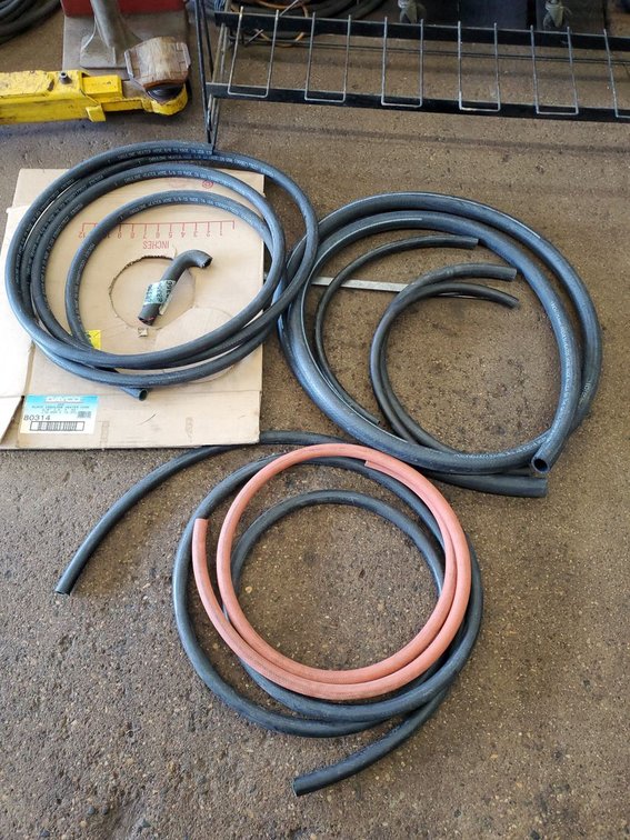 Lot 134: Dayco Gates Heater Hose Lot Mixed 1/2 5/8 1in Bulk Lengths