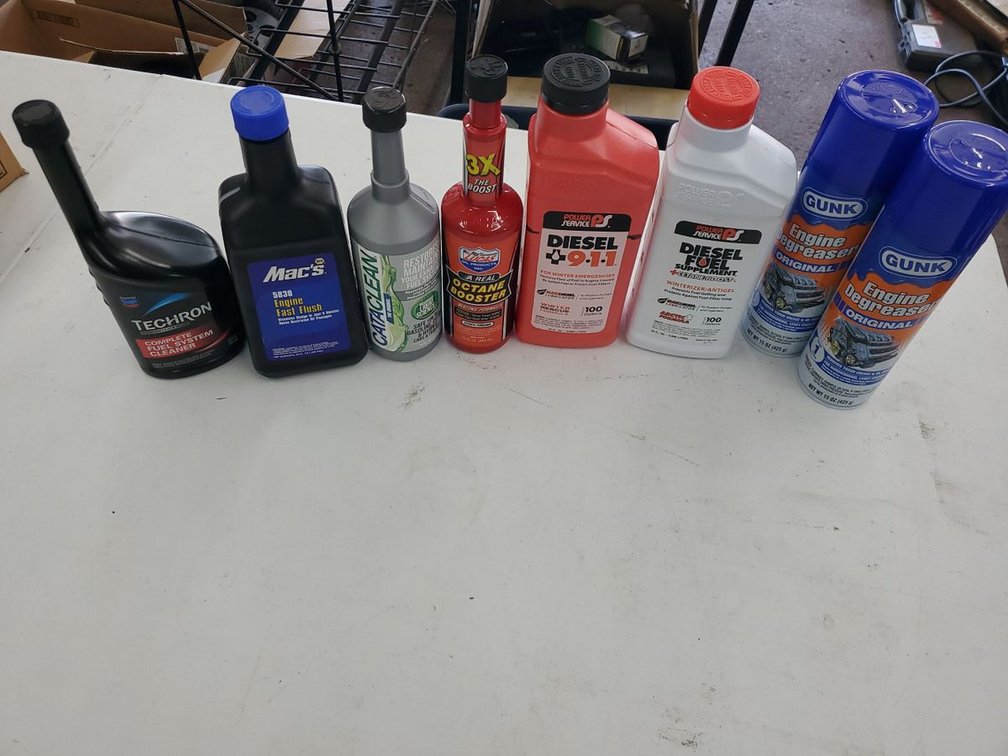 Lot 138: Lot of Assorted Automotive Additives Cleaners