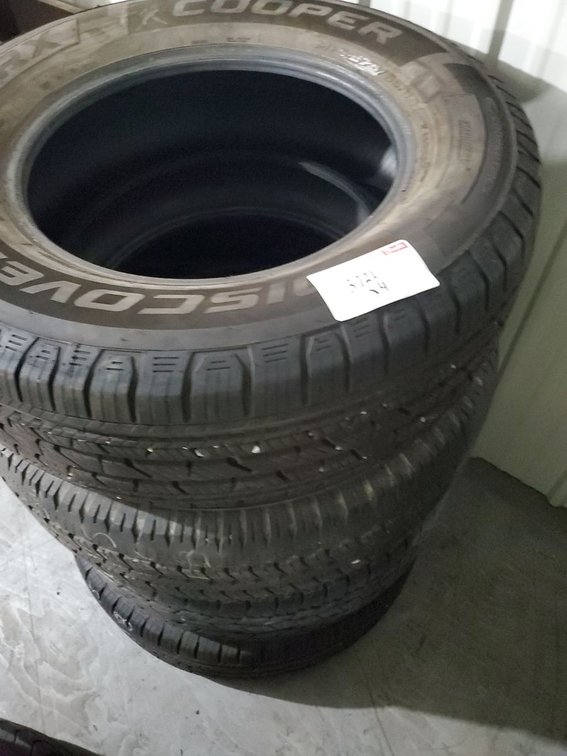 Lot 372L: 18 inch mixed Used Tires