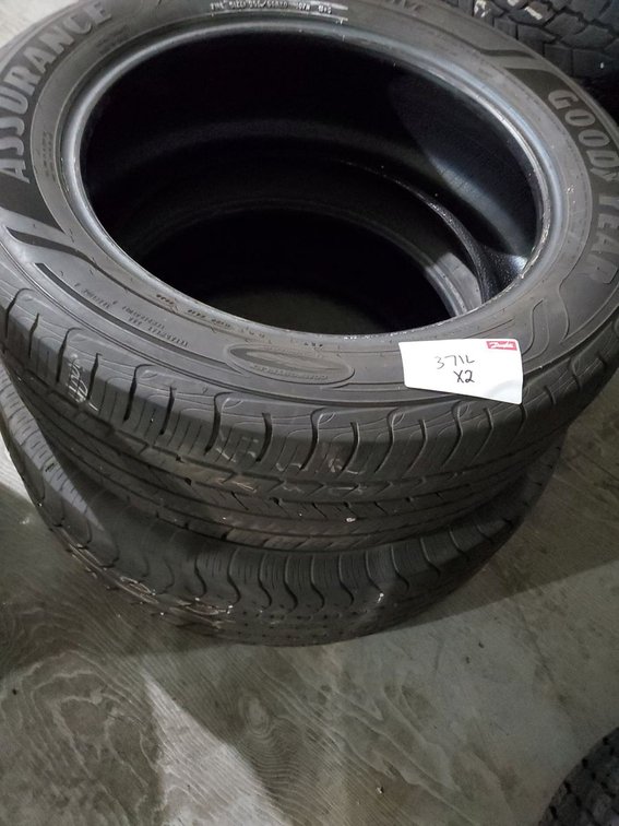 Lot 371L: Pair of Goodyear Assurance ComfortDrive 225/60R20 102H Used Tires