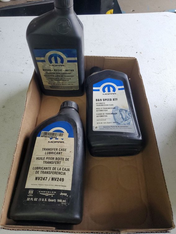Lot 151: Mopar Transfer Case Lubricant & 8/9 Speed ATF Quart Bottle Lot