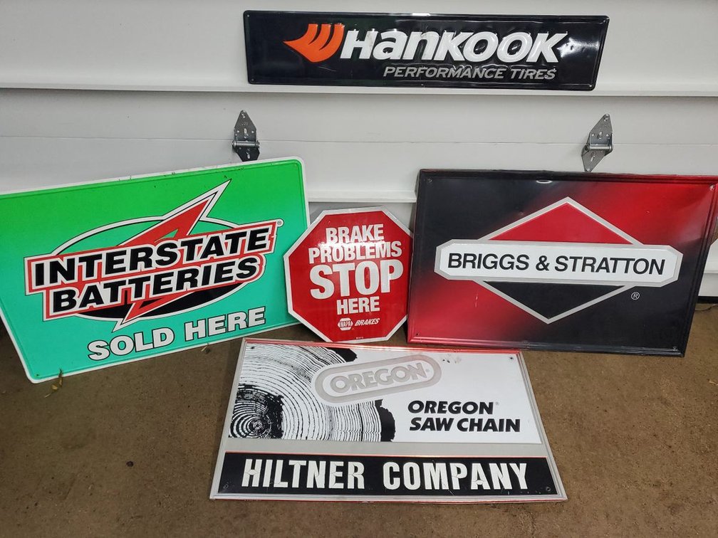 Lot 157: Lot of Assorted Advertising Garage Signs Hankook Briggs Interstate NAPA