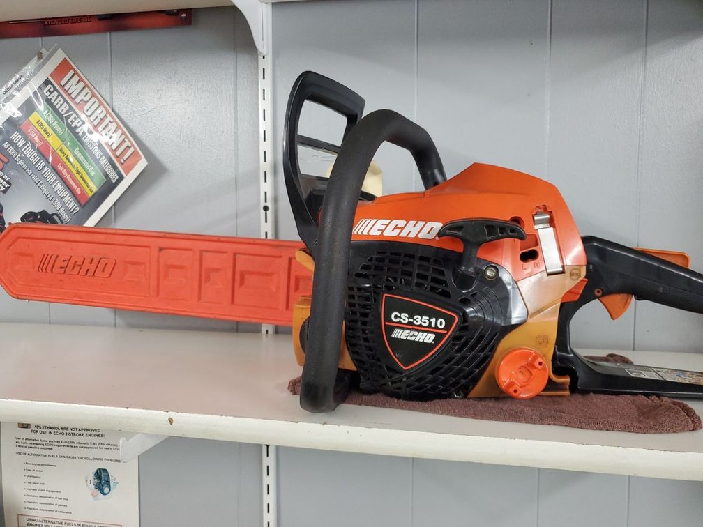 Lot 159: Echo CS-3510 34.4cc Gas Chainsaw w/ Bar Cover Used Condition