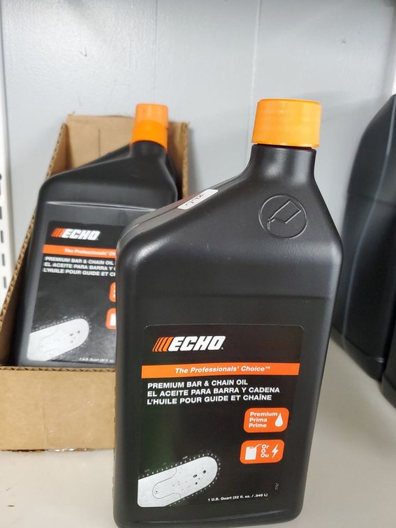 Lot 169: Chainsaw bar oil