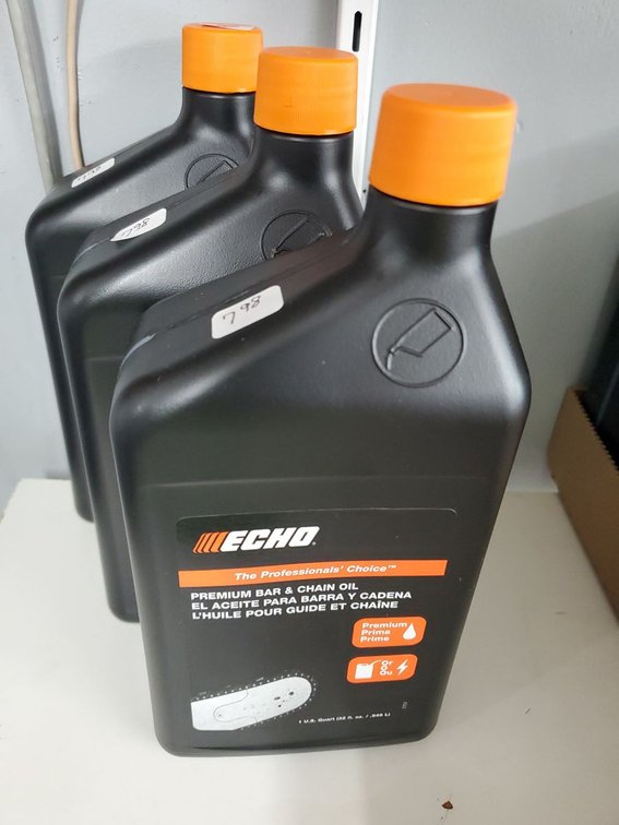 Lot 171: Chainsaw bar oil