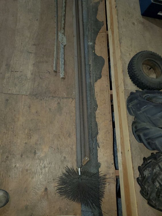 Lot 173L: Lot of Assorted Chimney Sweep Rods & Flue Cleaning Brush