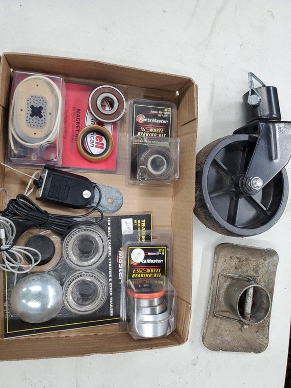 Lot 185: trailer parts