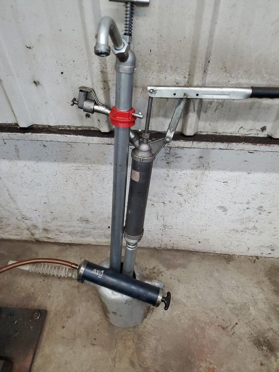 Lot 189: Drum pumps and misc