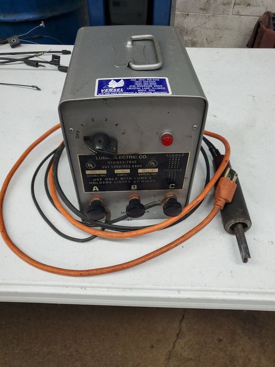 Lot 194: Luma Electric Co Model 551 Plastic Repair Welder w/ Handpiece Rods