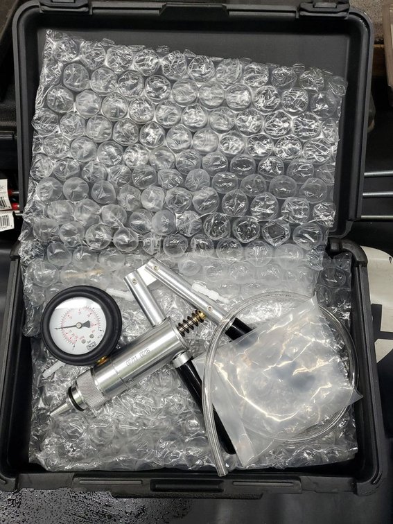 Lot 52A: Power Probe Vacuum Pressure Pump Kit ALRHV90 w/ Case