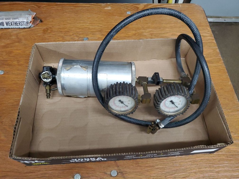 Lot 71A: Portable Air Tank Regulator Assembly Dual Gauges Hose Chuck Used