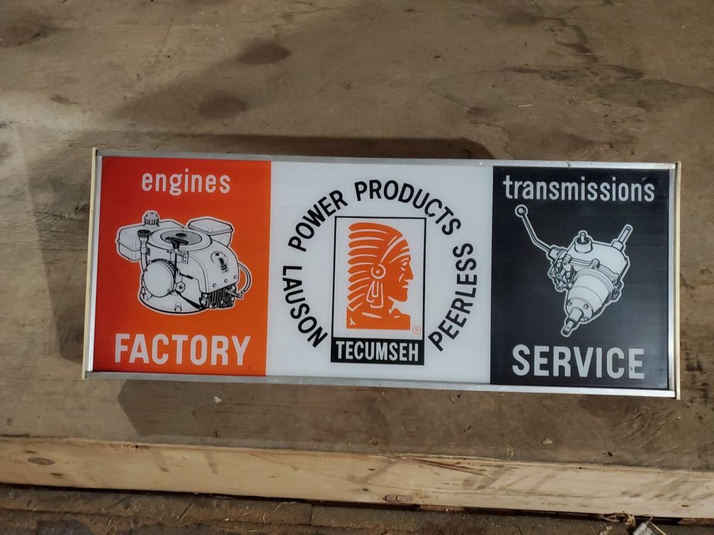 Lot 212L: Vintage Tecumseh Lauson Peerless Lighted Service Sign Intermittent