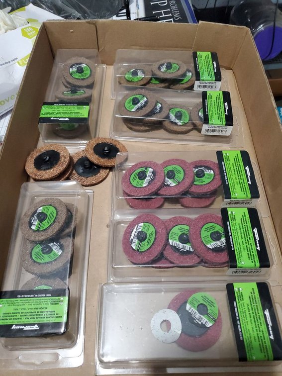 Lot 217: Sanding discs