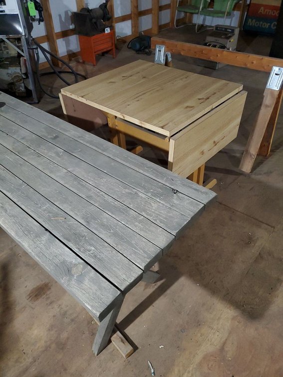 Lot 218L: 3 wooden tables