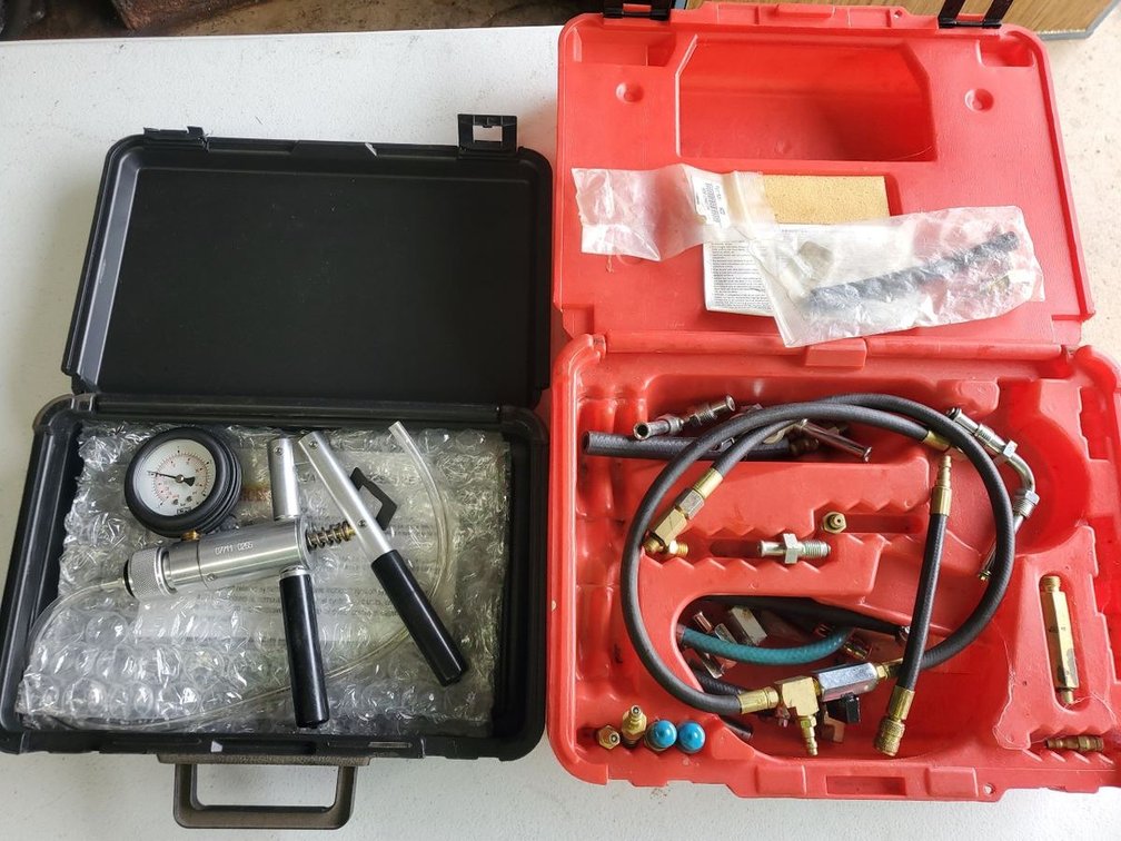 Lot 154: Power Probe RV90 Vacuum Test Pump & Auto Diagnostic Hose Adapter Kit