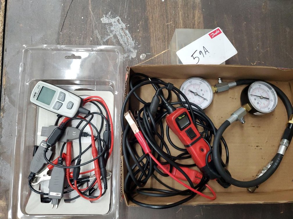 Lot 59A: Assorted Automotive Diagnostic Tools Fuse Buddy Compression Tester