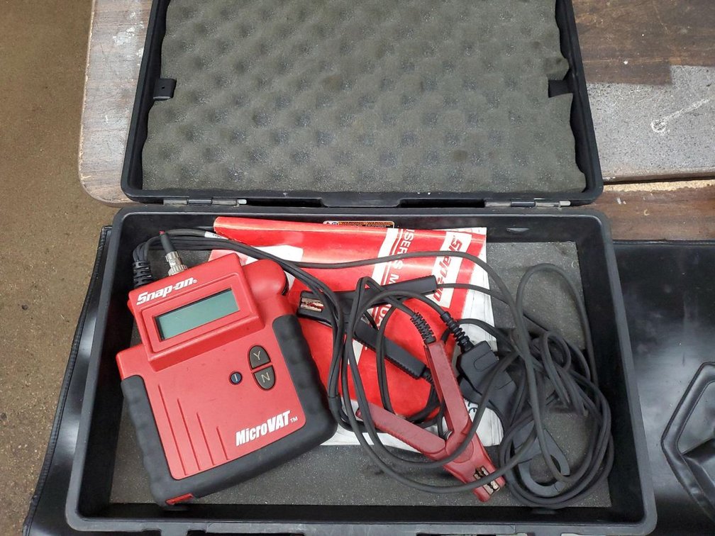 Lot 225: Snap-on MicroVAT EEC3304 Automotive Tester w/ Case Manual Leads