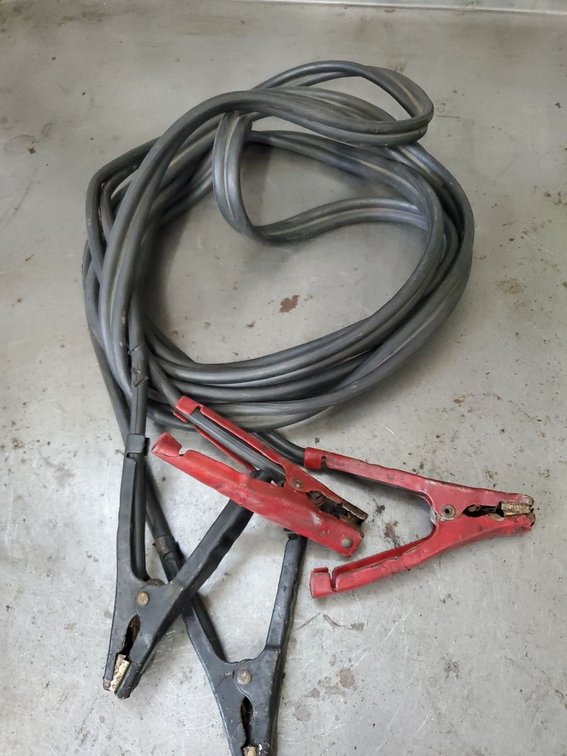 Lot 235: Heavy Duty Jumper Cables 4-Clamp Gray Red Black