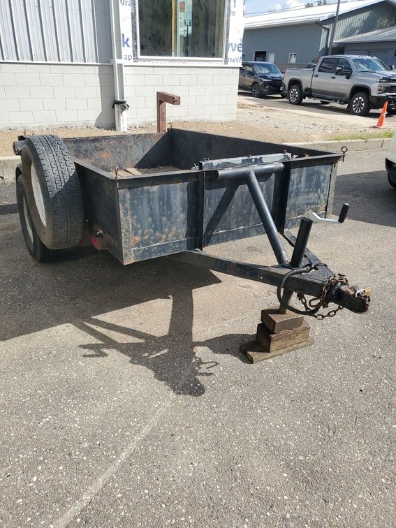 Lot 49A: Single Axle Steel Utility Trailer w/ Rear Gate Spare Tire 5ft Bed