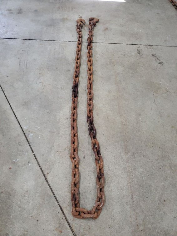 Lot 250: Heavy Duty Steel Tow Logging Chain 10.5 Ft Double Hook Used