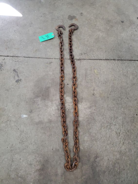 Lot 252: Heavy Steel Tow Logging Chain w/ 2 Hooks Farm Utility Chain
