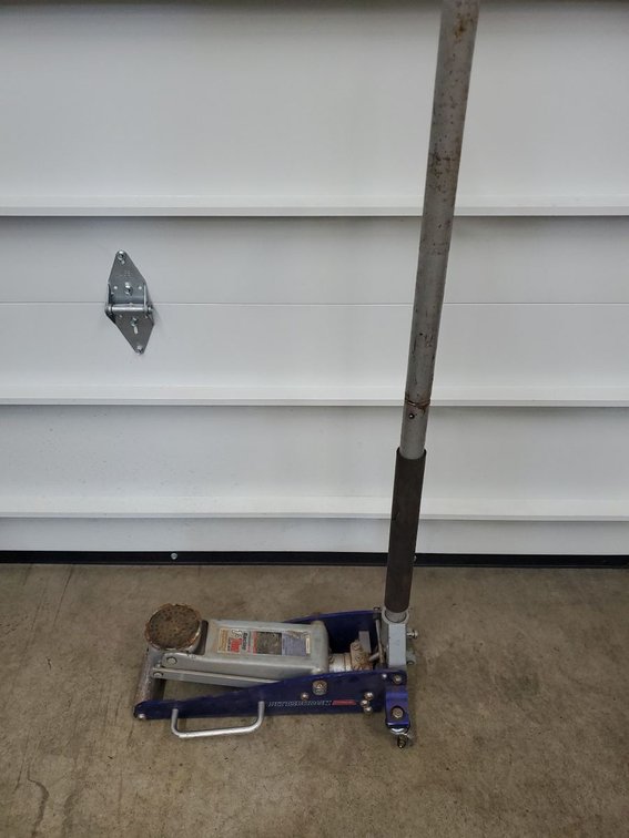 Lot 264: Pittsburgh Automotive 1.5 Ton Hydraulic Floor Jack Used Garage Shop