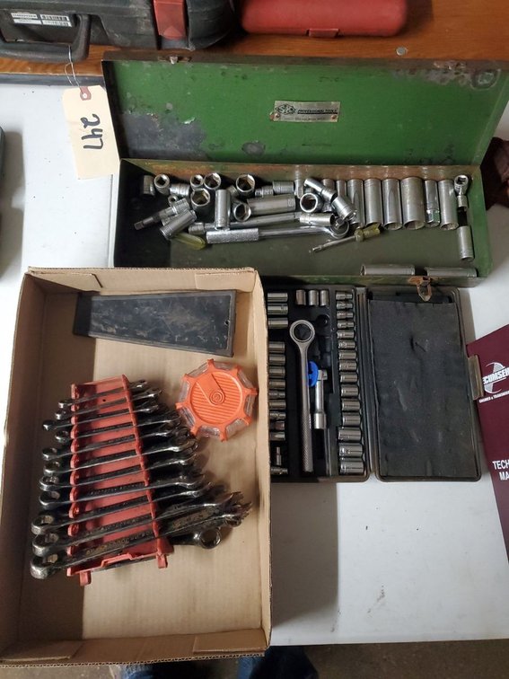 Lot 270: Mixed Mechanic Hand Tool Lot Sockets Wrenches Ratchet Cases Used
