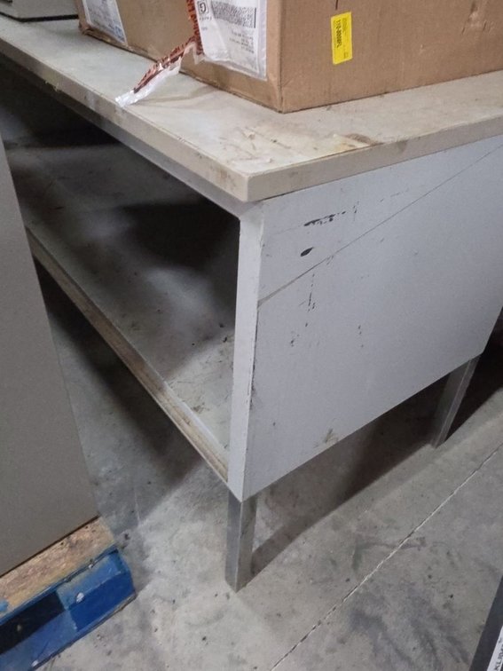 Work bench/cabinet