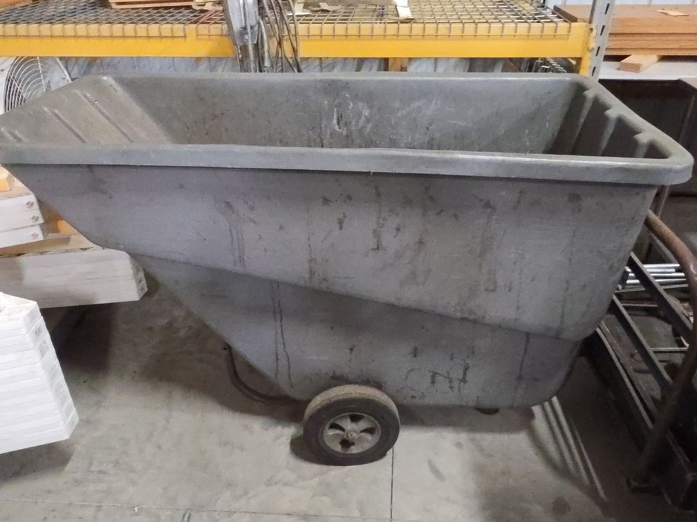 Rubbermaid Commercial 1015 Tilt Truck 1 Cu Yd 1000 Lb Cart Used