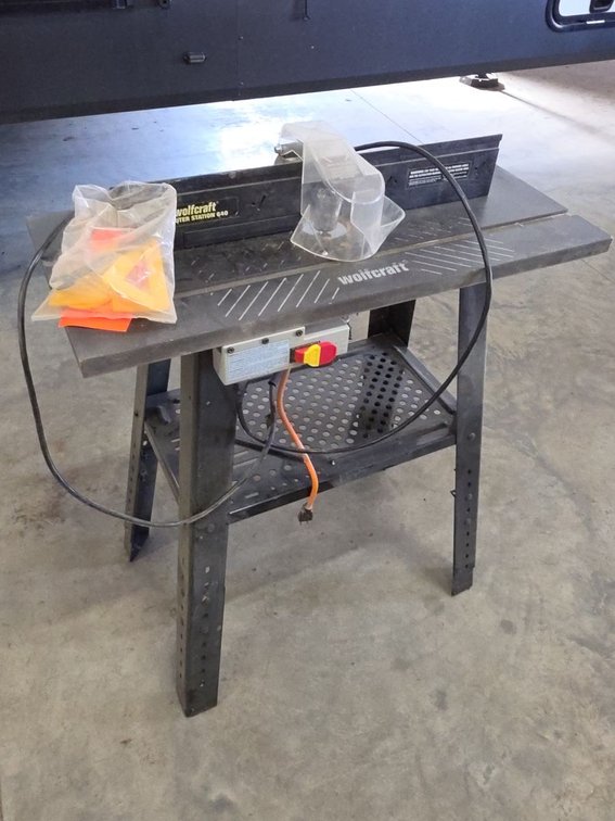 Wolfcraft Router Station 540 Table w/ Craftsman 315.17430 Router