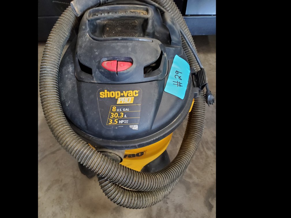 Lot 29: Shop vac pro vaccum