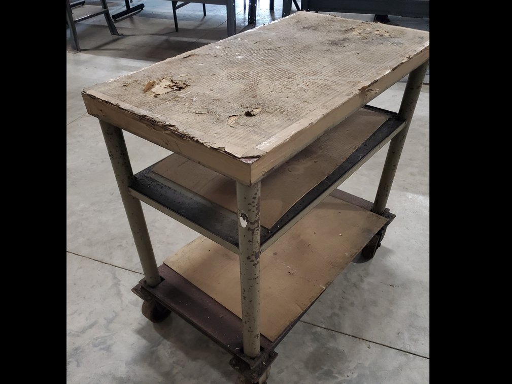 Lot 47: Metal shop cart
