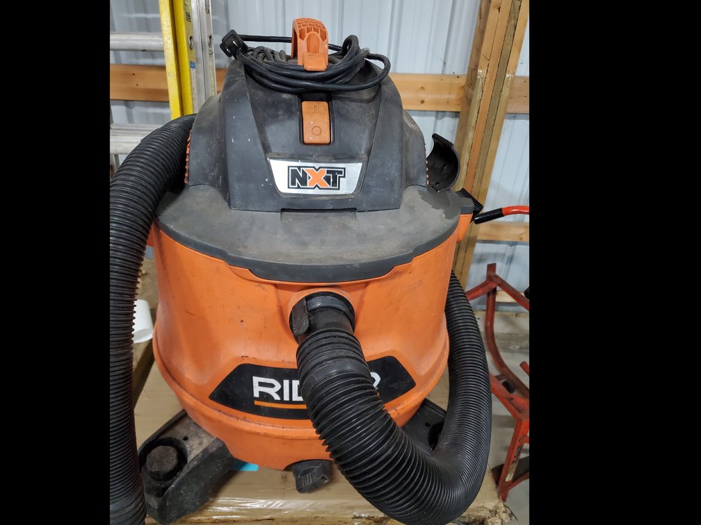 Lot 50: Rigid shop vac