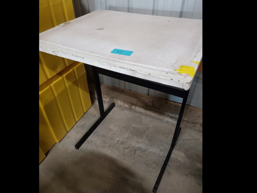 Lot 51: Table