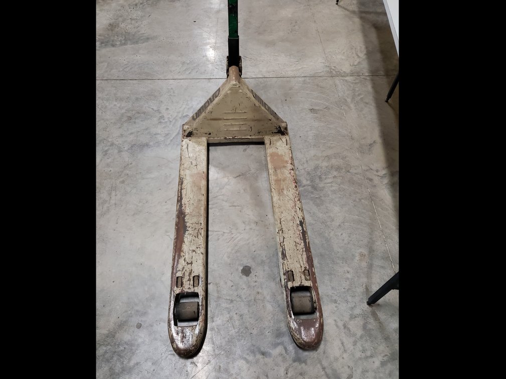 Lot 53: Crown pallet jack