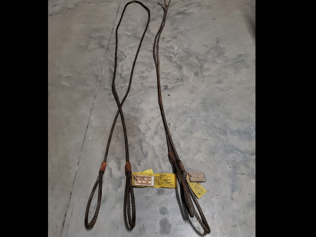 Lot 59: Cable lifting slings