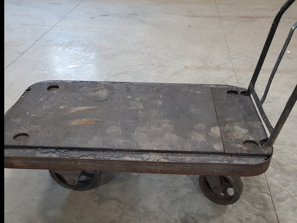 Lot 69: Heavy-duty cart