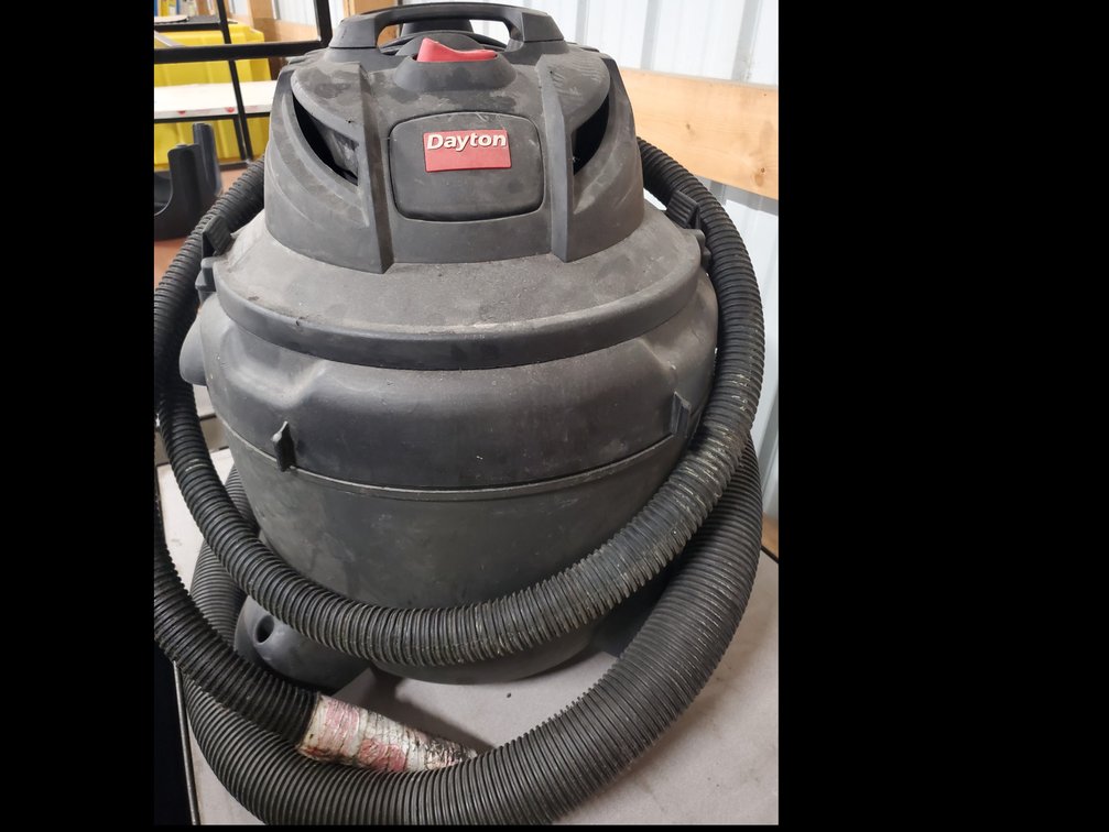 Lot 71: Shop vac/ dayton