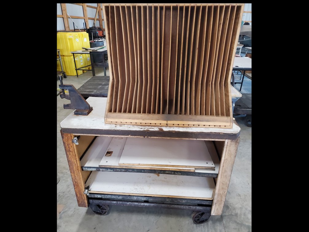Lot 84: Cart and organizer