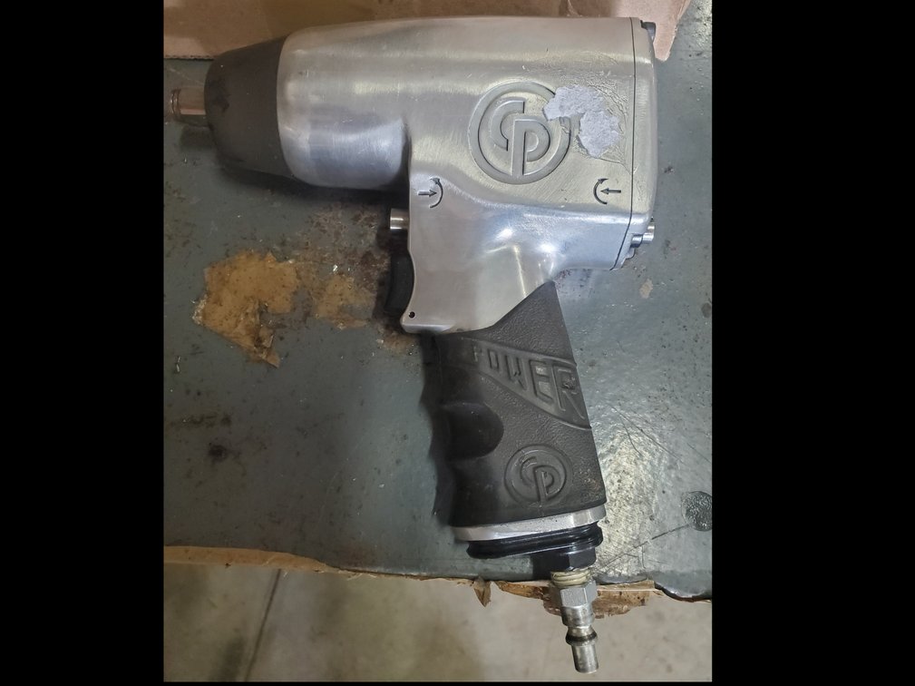 Lot 107: Air impact wrench