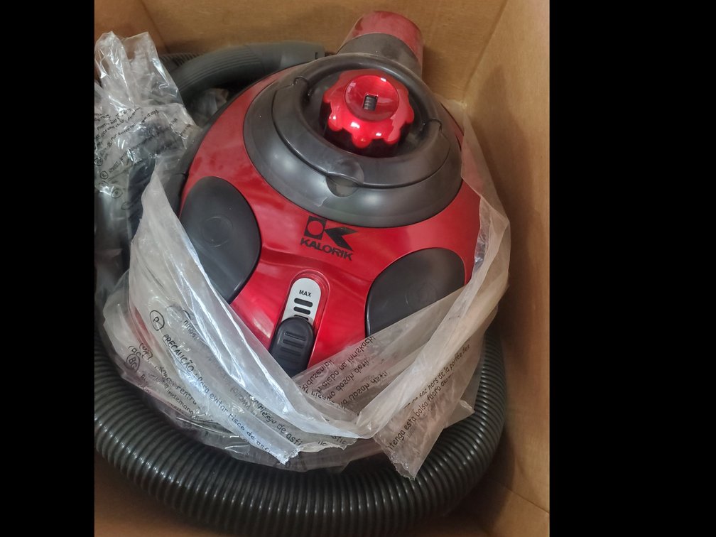 Lot 110: Household vacuum 