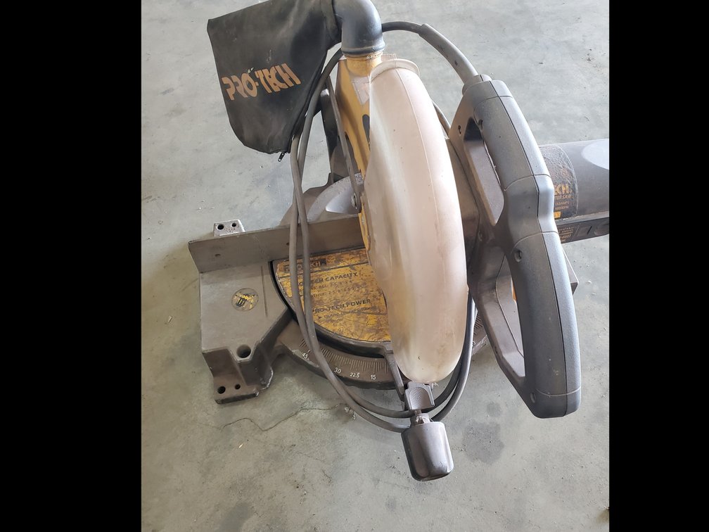 Lot 118: Miter saw