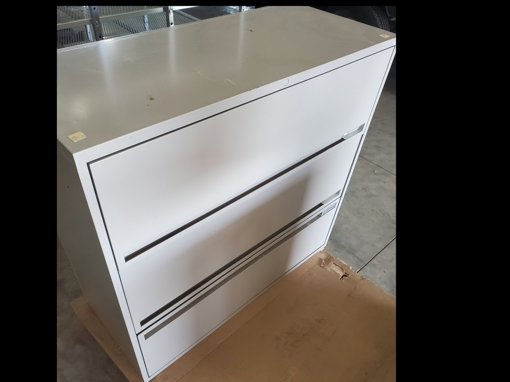 Lot 120: Lateral file cabinet