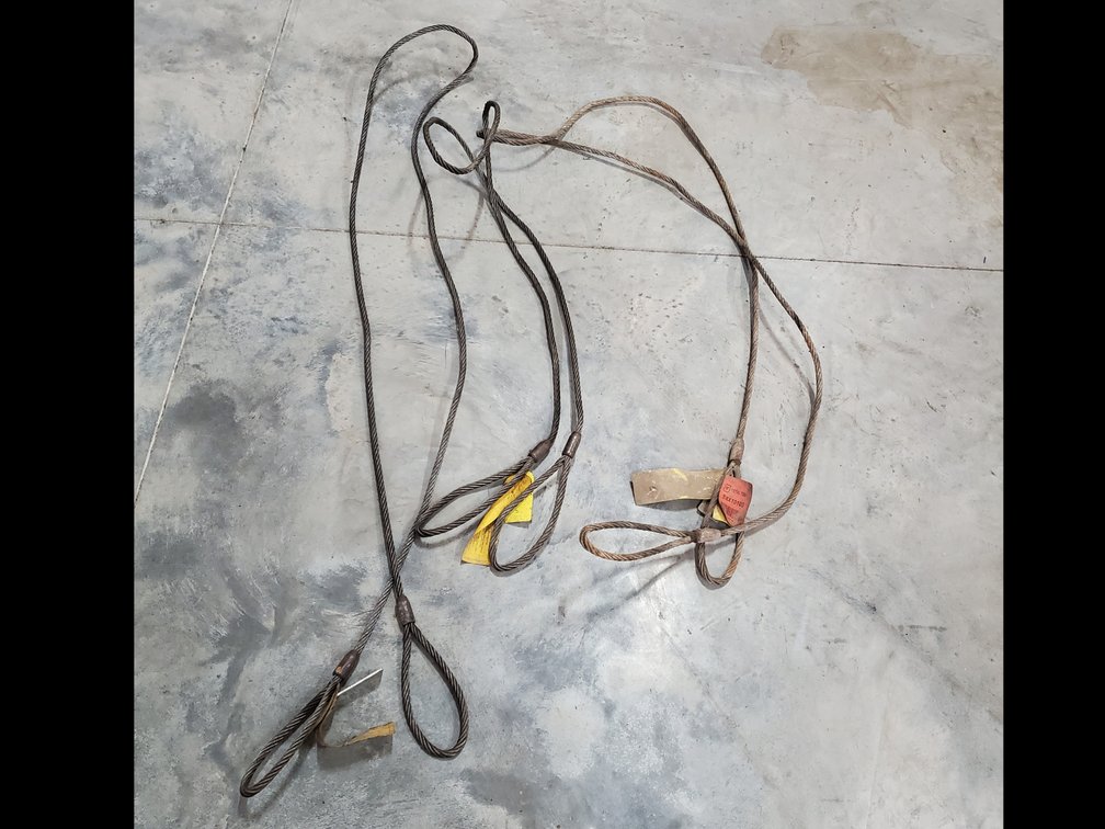 Lot 123: 3 Lifting cable/slings