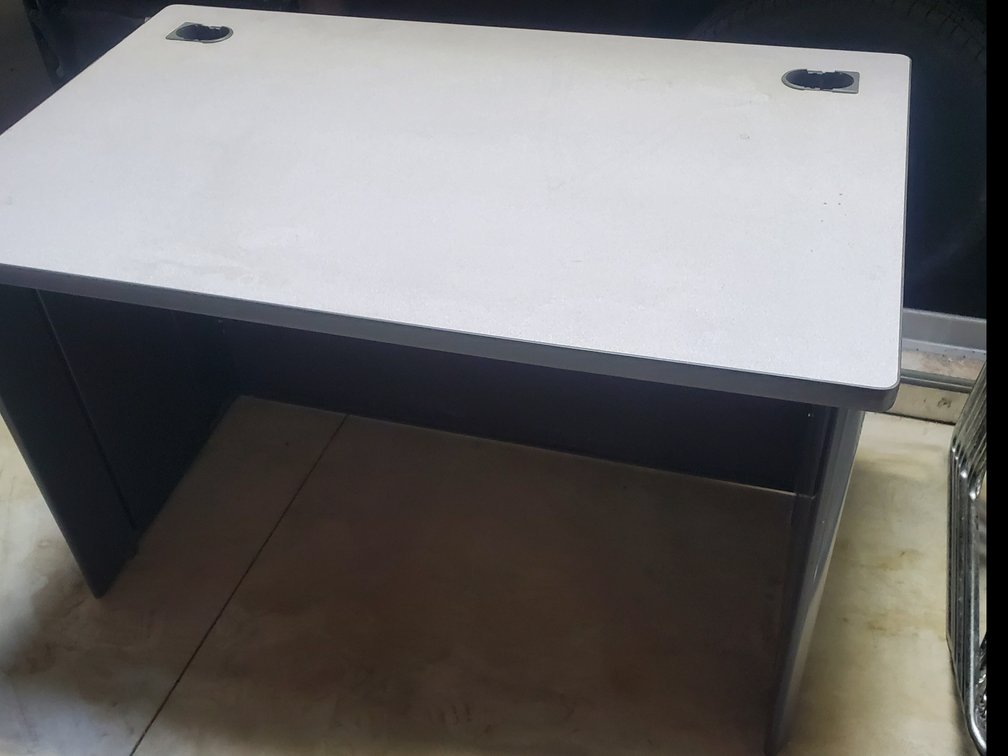 Lot 13: Desk