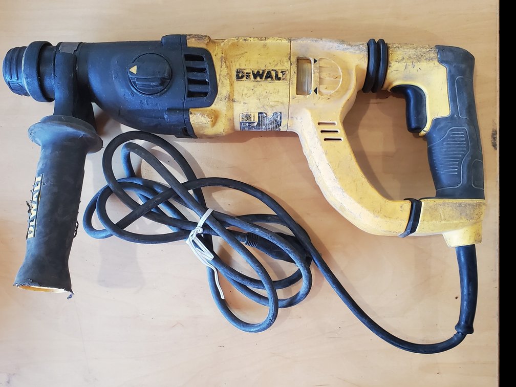 Lot 101: Dewalt hammer drill