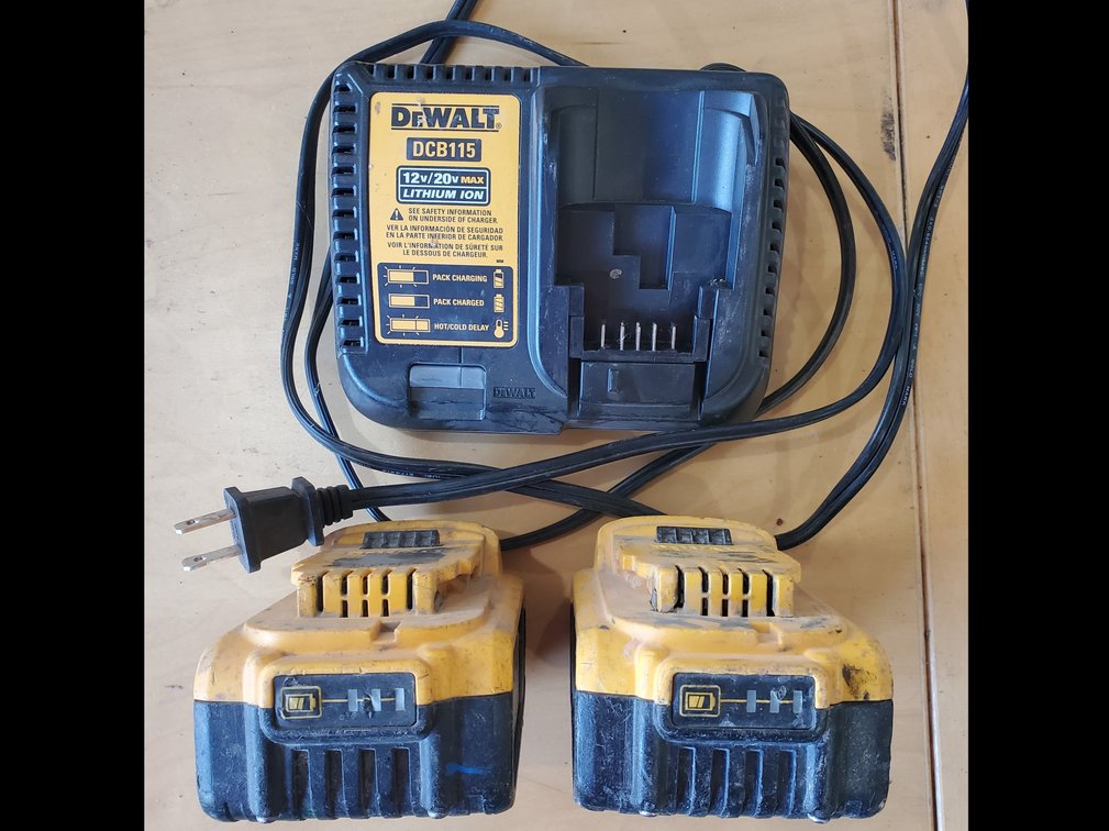 Lot 102: Dewalt 20v max batteries and charger 