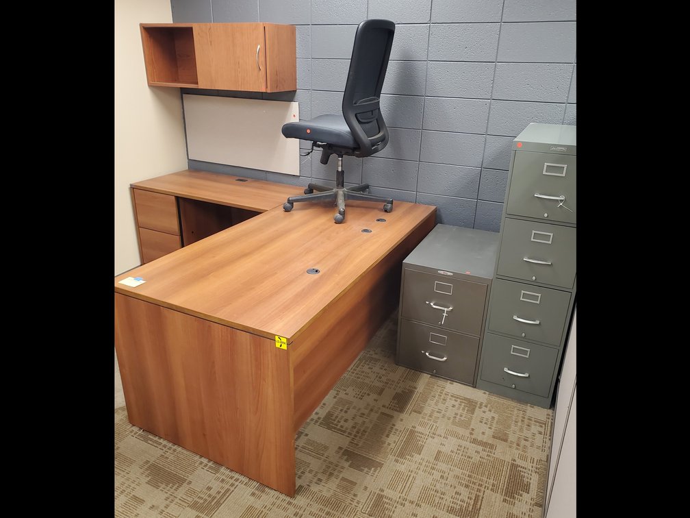 Lot 7: Office Desk and Furniture 